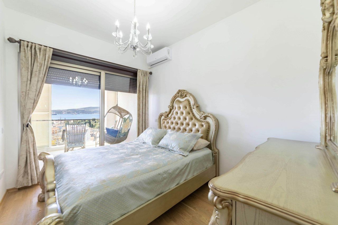 Апартаменты в Тивате, Черногория, 120 м² - фото 15