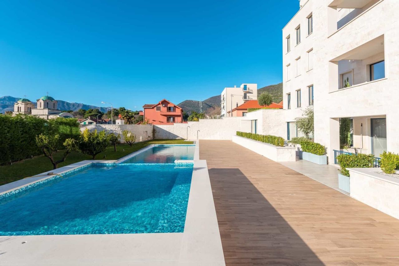 Апартаменты в Тивате, Черногория, 103 м² - фото 15