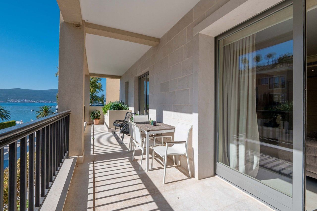 Апартаменты в Тивате, Черногория, 121 м² - фото 15