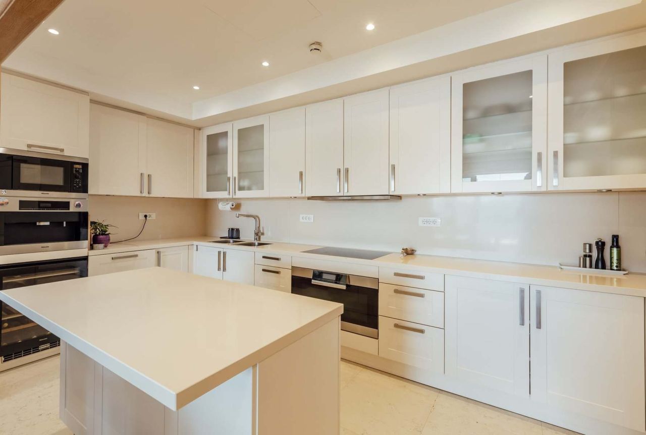 Апартаменты в Тивате, Черногория, 357 м² - фото 15