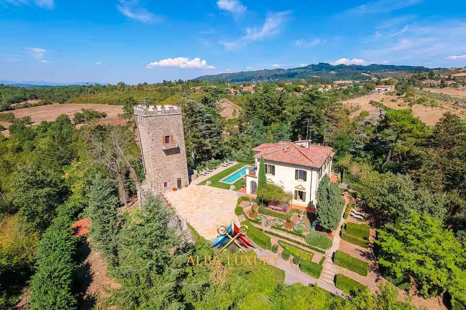 Вилла Via Mattio, Италия, 750 м² - фото 1