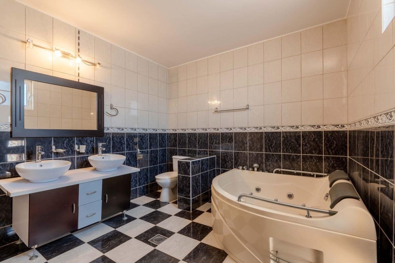 Дом в Баре, Черногория, 195 м² - фото 9