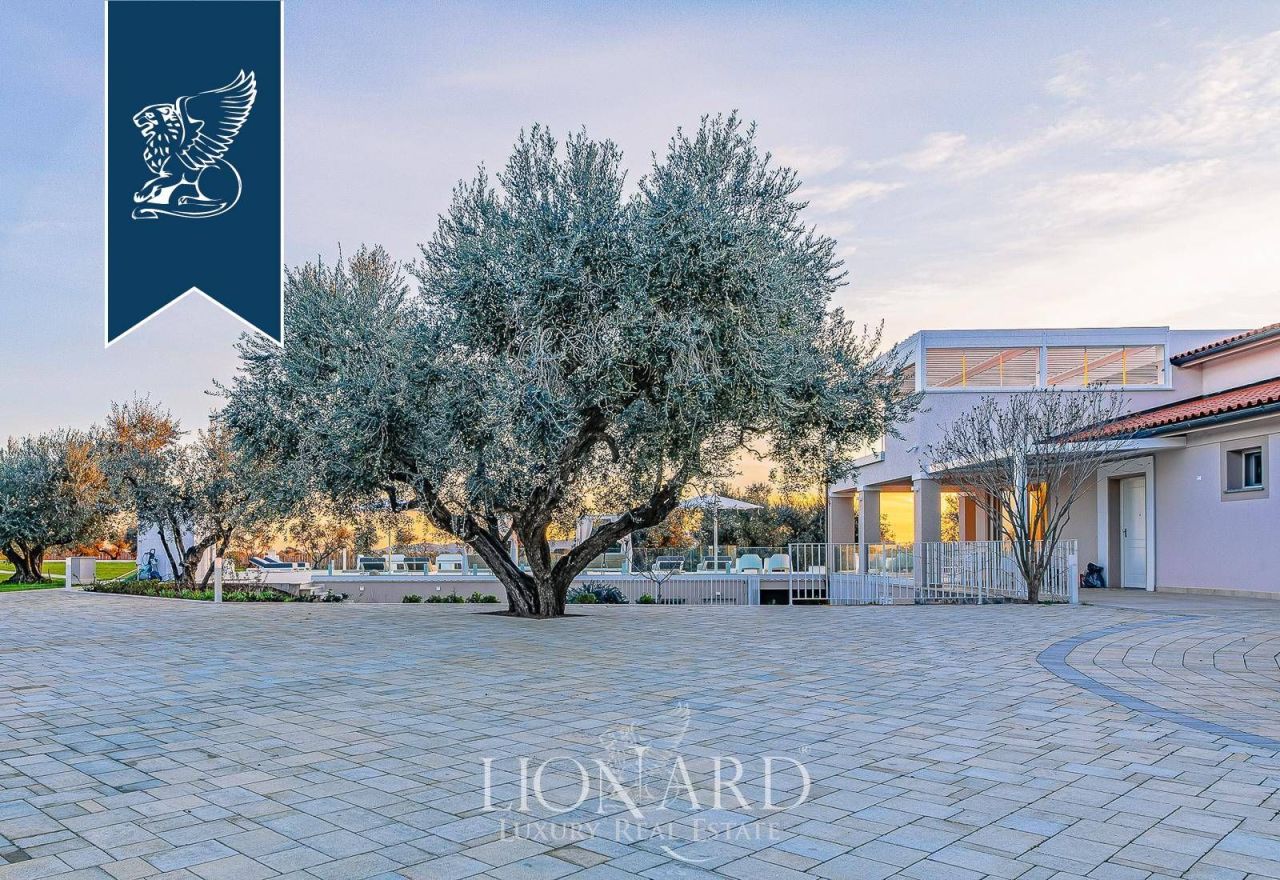 Вилла в Сан-Винченцо, Италия, 837 м² - фото 2