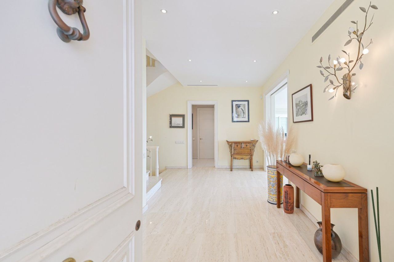 Дом на Коста-дель-Гарраф, Испания, 910 м² - фото 12