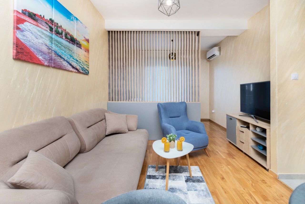 Апартаменты в Бечичи, Черногория, 55 м² - фото 1