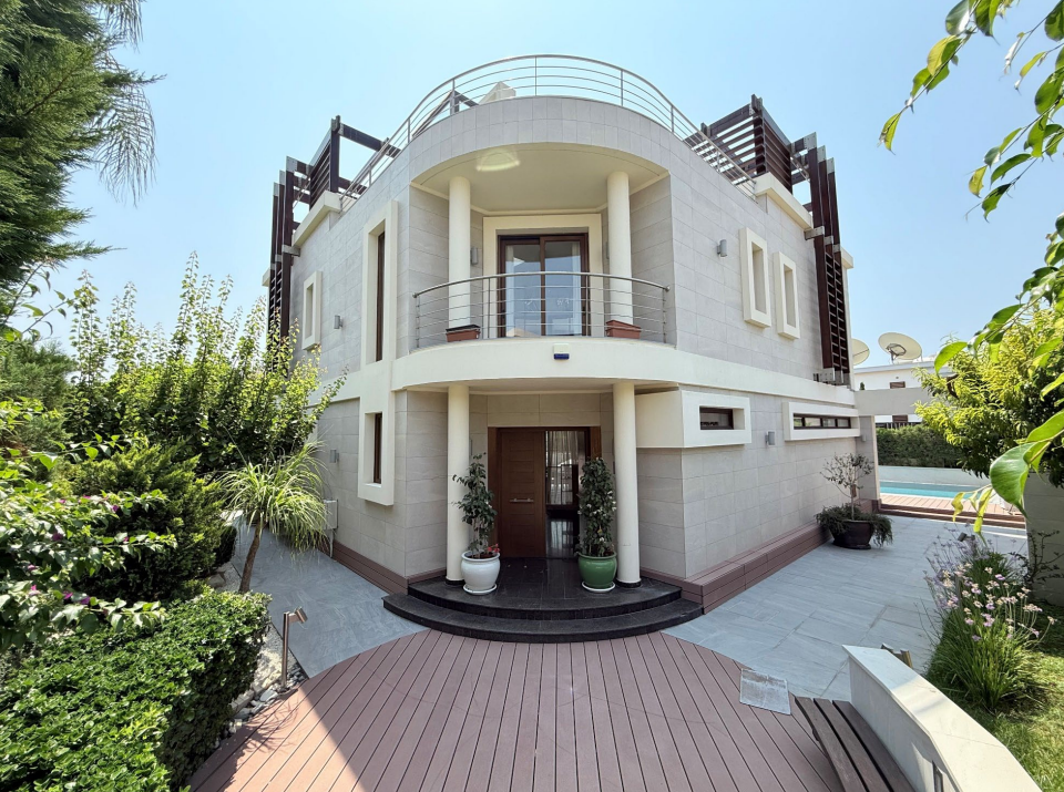 Дом в Лимасоле, Кипр, 350 м² - фото 1