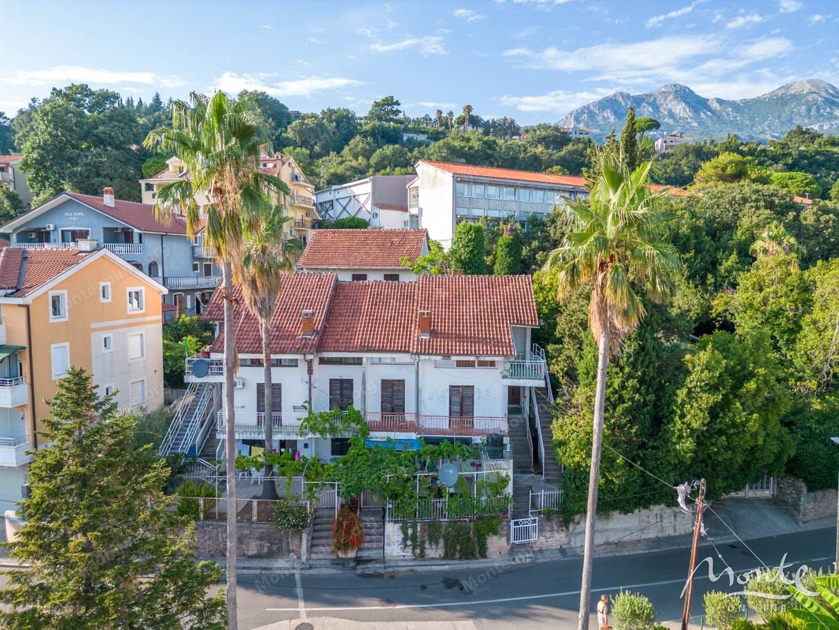 Квартира в Херцег-Нови, Черногория, 75 м² - фото 1