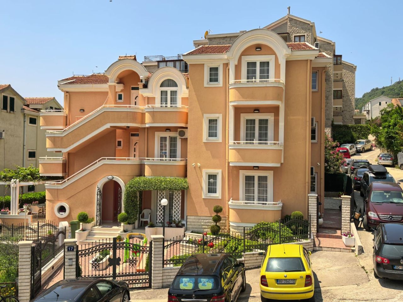 Отель, гостиница в Петроваце, Черногория, 600 м² - фото 1