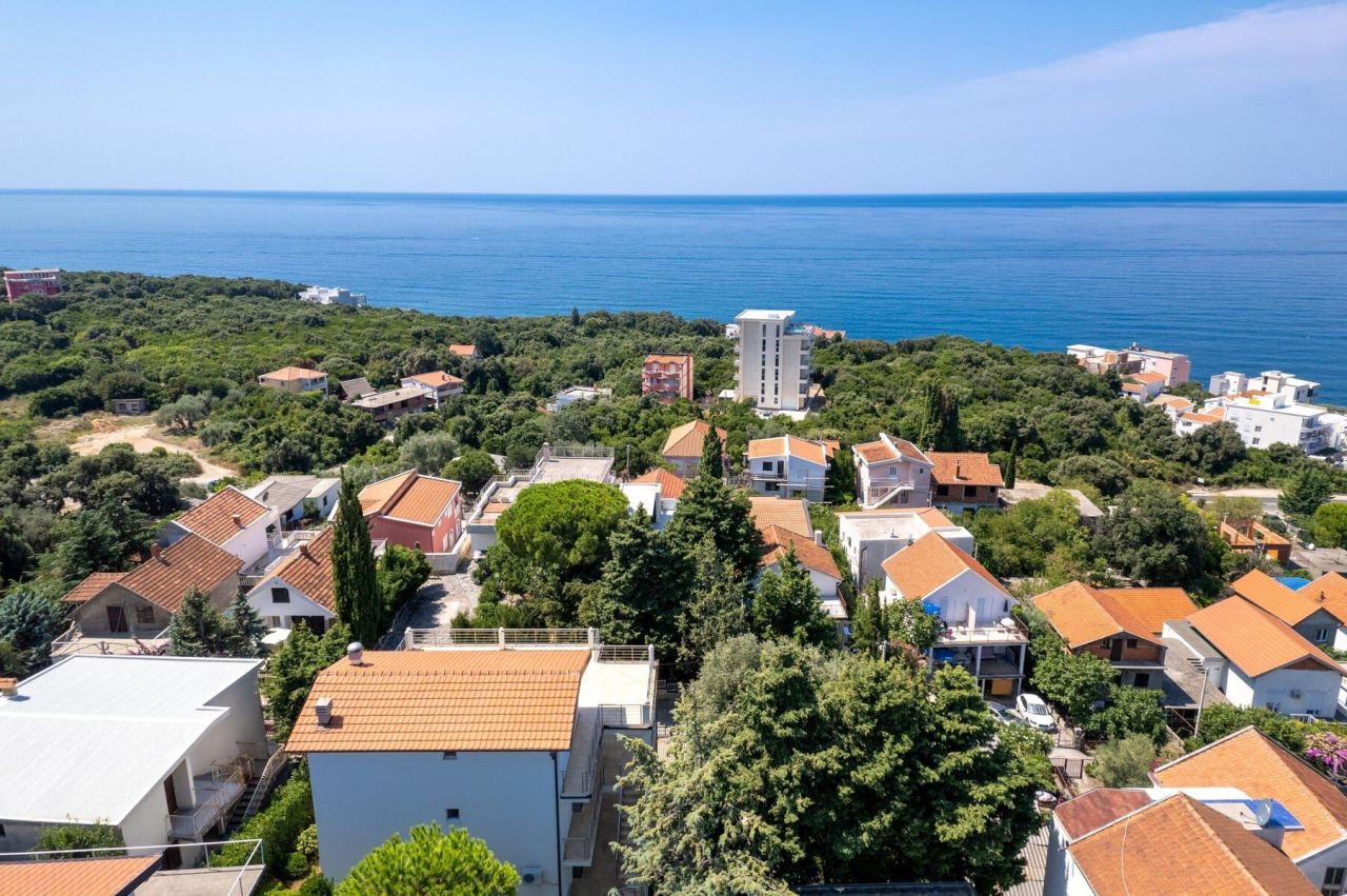 Дом в Баре, Черногория, 100 м² - фото 1