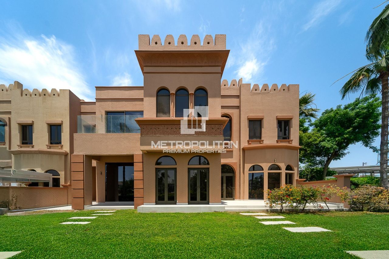 Вилла в Дубае, ОАЭ, 423 м² - фото 1