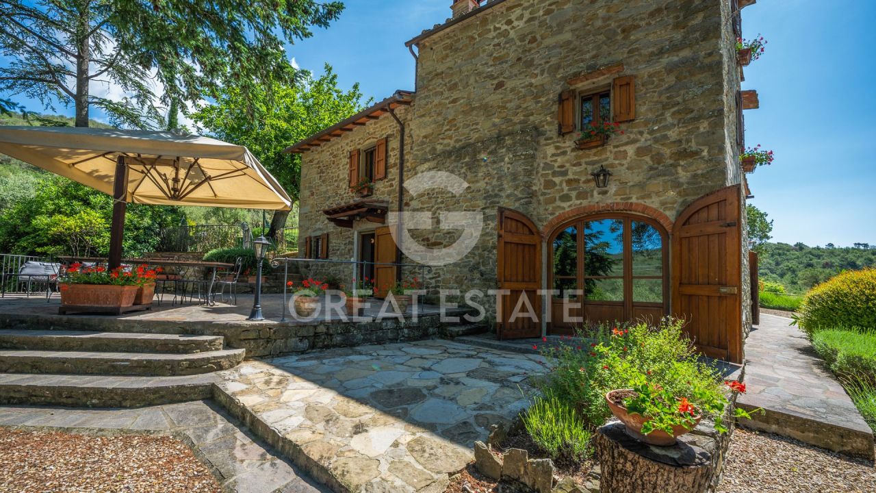 Дом Loro Ciuffenna, Италия, 293 м² - фото 1