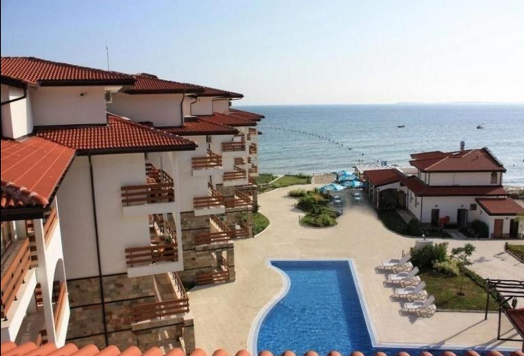 Квартира в Елените, Болгария, 94 м² - фото 1