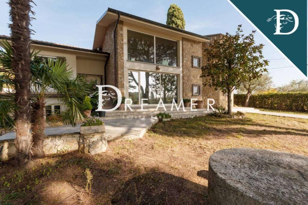 Вилла в Монтекатини-Терме, Италия, 500.53 м² - фото 1