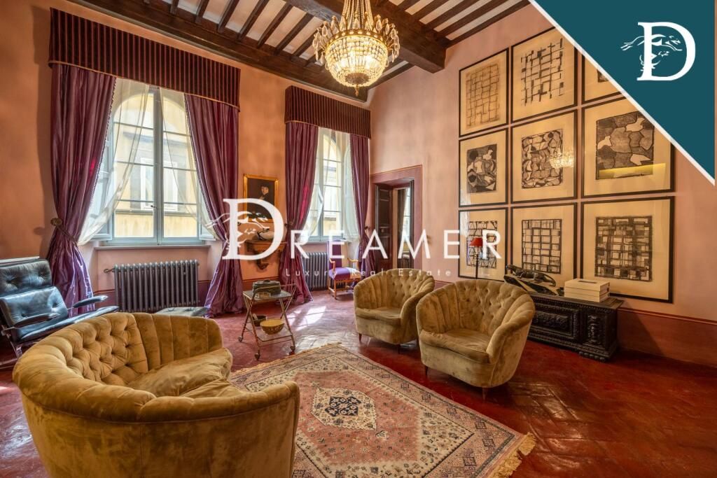 Апартаменты в Кортоне, Италия, 646.63 м² - фото 1