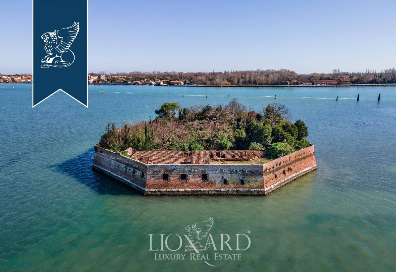 Вилла в Венеции, Италия, 2 400 м² - фото 5