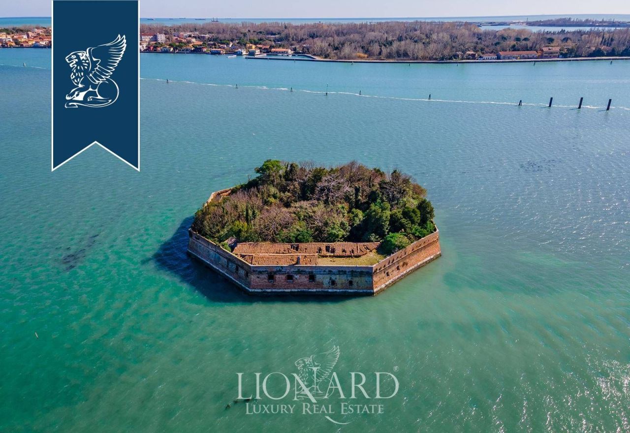 Вилла в Венеции, Италия, 2 400 м² - фото 6