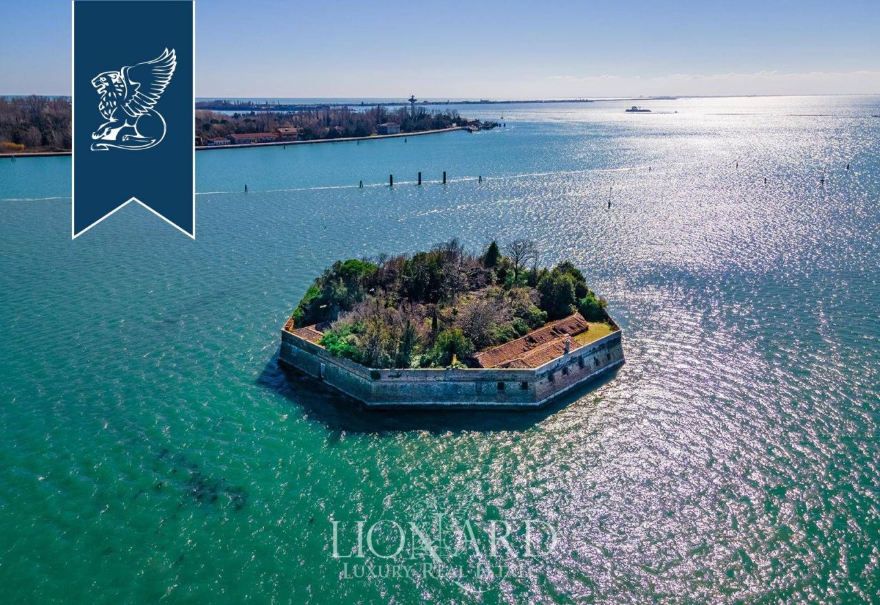 Вилла в Венеции, Италия, 2 400 м² - фото 7