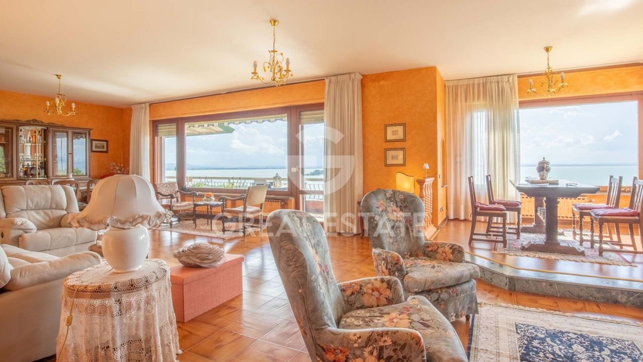 Вилла в Маджоне, Италия, 364.2 м² - фото 10