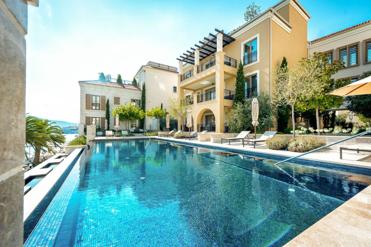 Квартира в Тивате, Черногория, 115 м² - фото 3