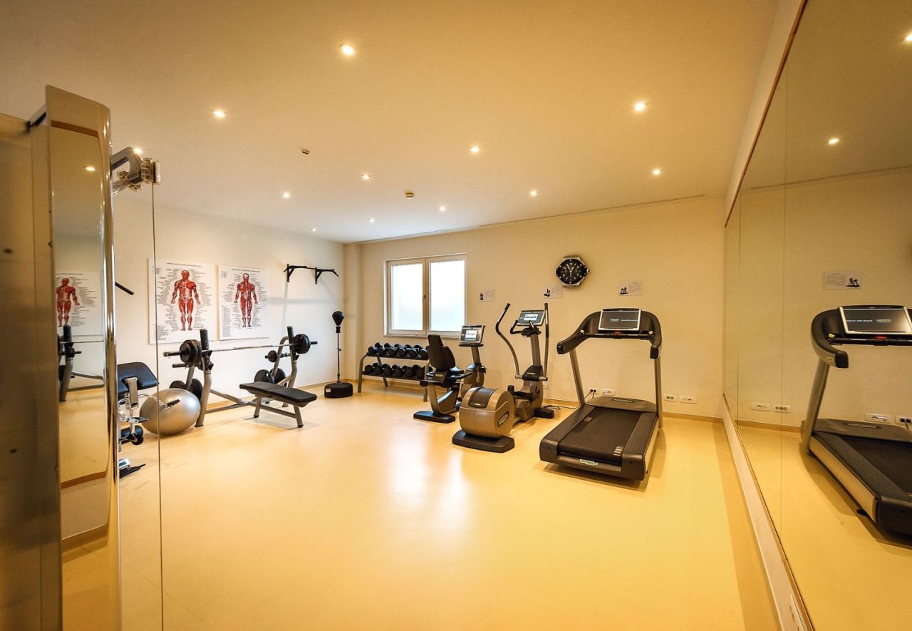 Квартира в Тивате, Черногория, 223 м² - фото 18