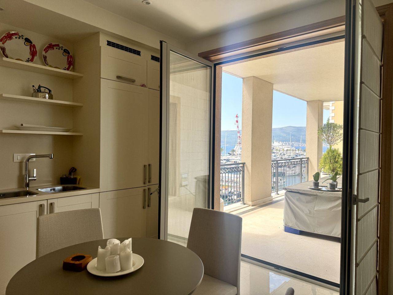 Квартира в Тивате, Черногория, 223 м² - фото 7