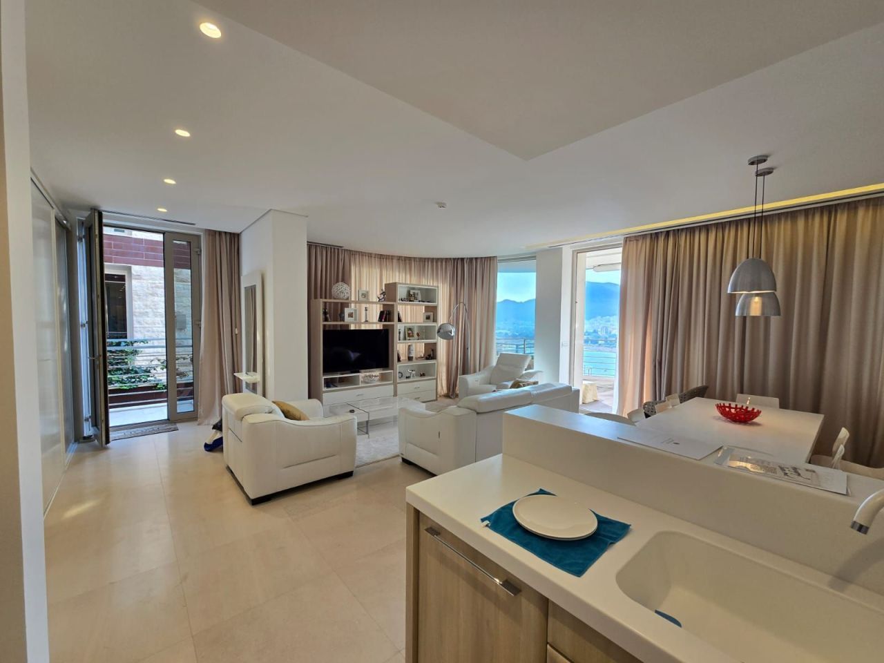 Апартаменты в Будве, Черногория, 140 м² - фото 1