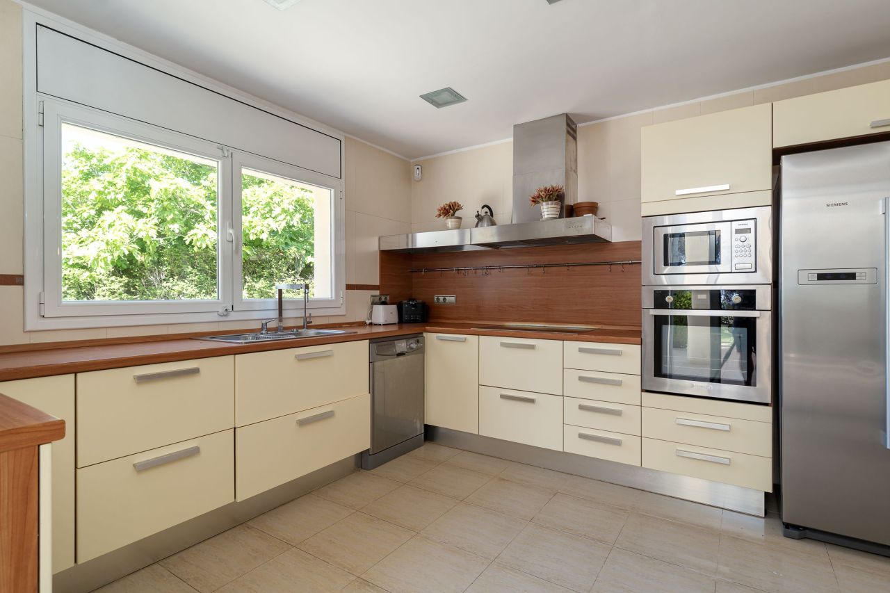 Вилла в Л'Амеллья-де-Мар, Испания, 354 м² - фото 3