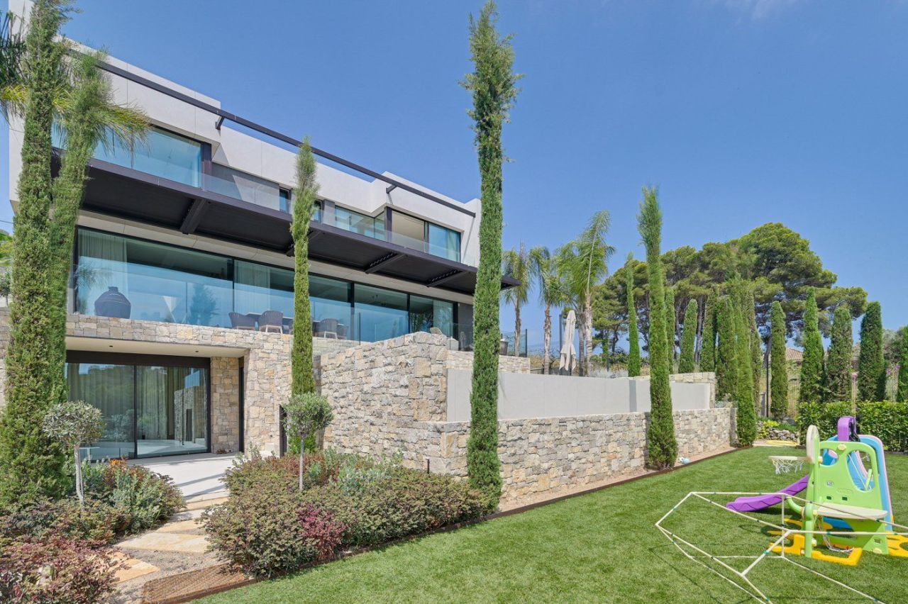 Дом на Коста-Брава, Испания, 500 м² - фото 2