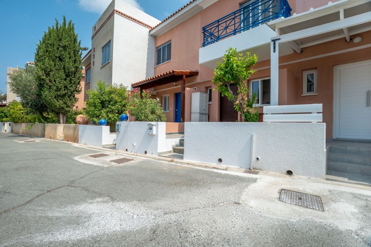 Таунхаус в Пафосе, Кипр, 80 м² - фото 1