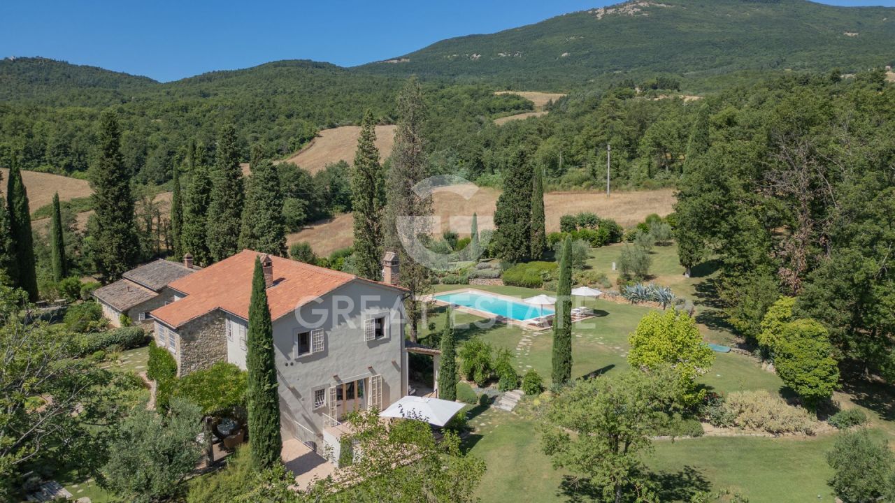 Дом в Четоне, Италия, 418.45 м² - фото 1