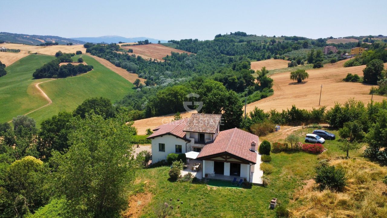 Дом в Тоди, Италия, 269.25 м² - фото 6