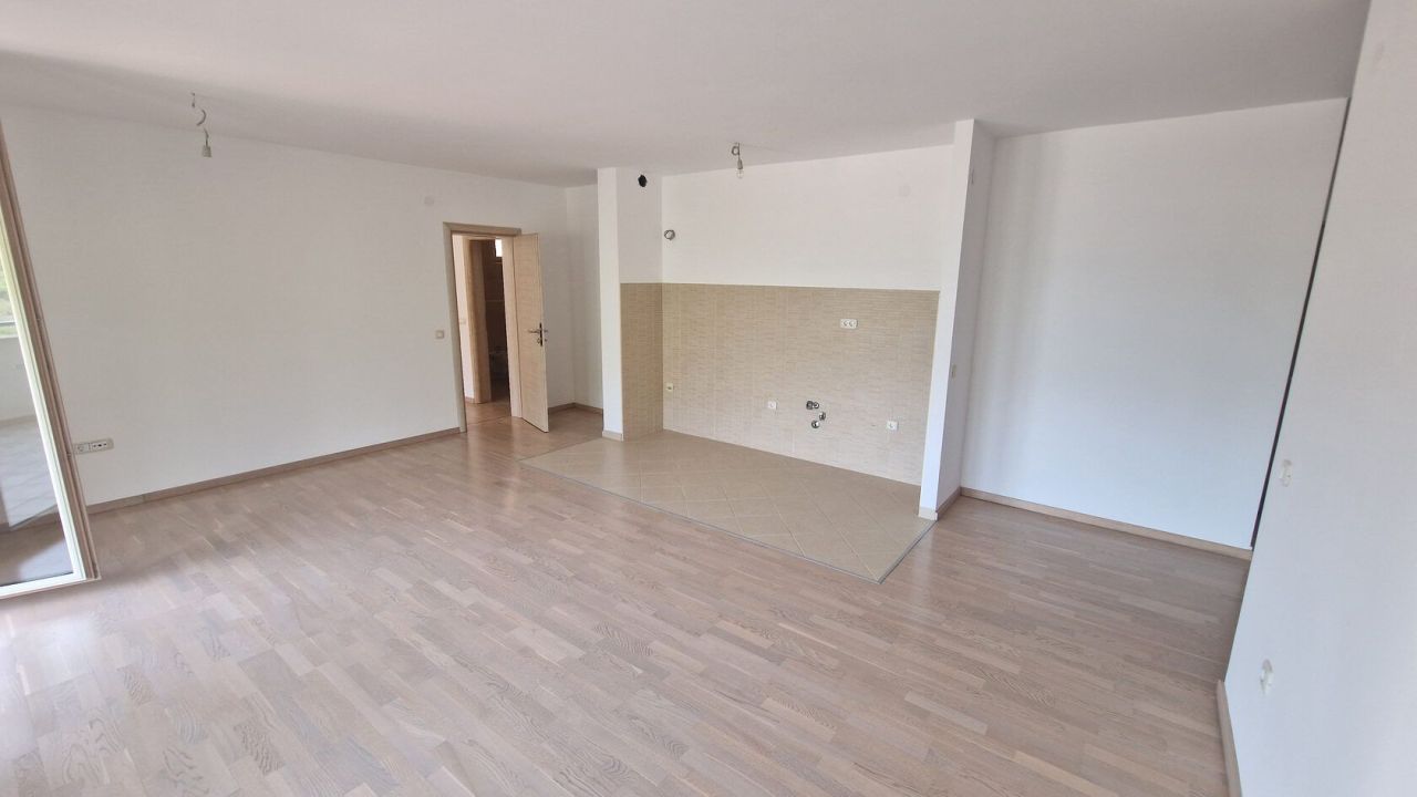 Квартира в Бечичи, Черногория, 105 м² - фото 1