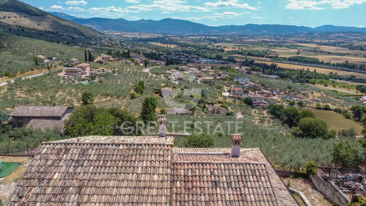 Вилла в Треви, Италия, 347.7 м² - фото 5