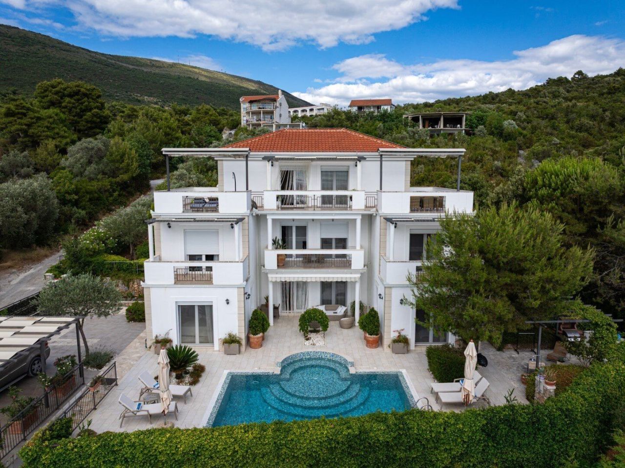 Дом в Херцег-Нови, Черногория, 357 м² - фото 1