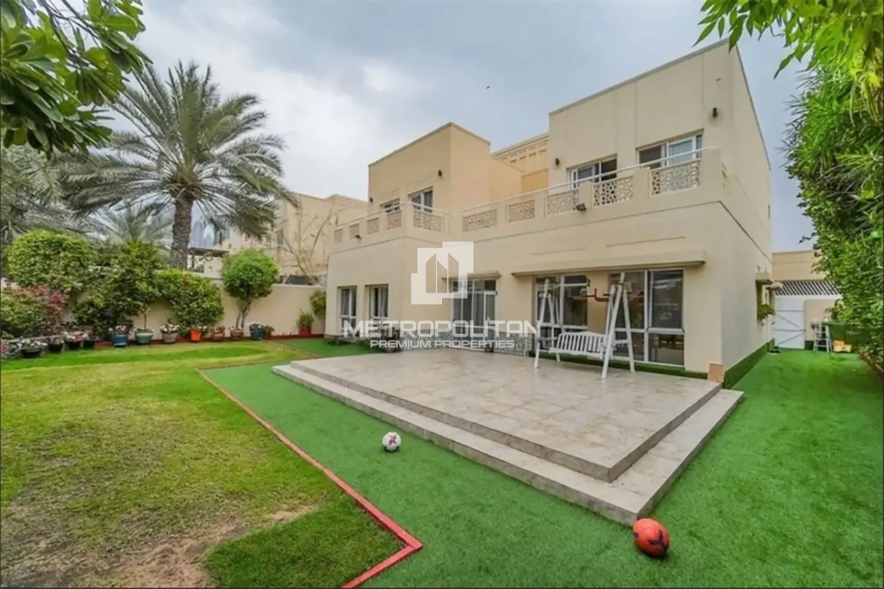 Вилла в Дубае, ОАЭ, 563 м² - фото 1