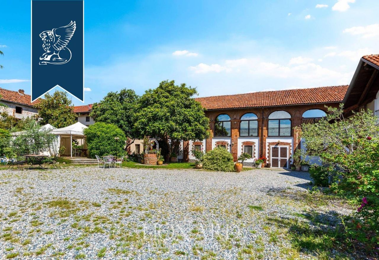 Отель, гостиница в Турине, Италия, 9 675 м² - фото 1