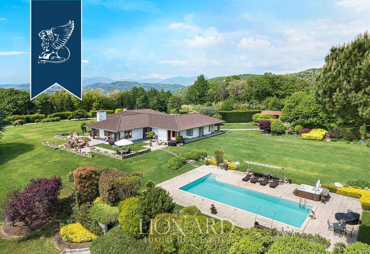 Вилла в Комо, Италия, 450 м² - фото 1