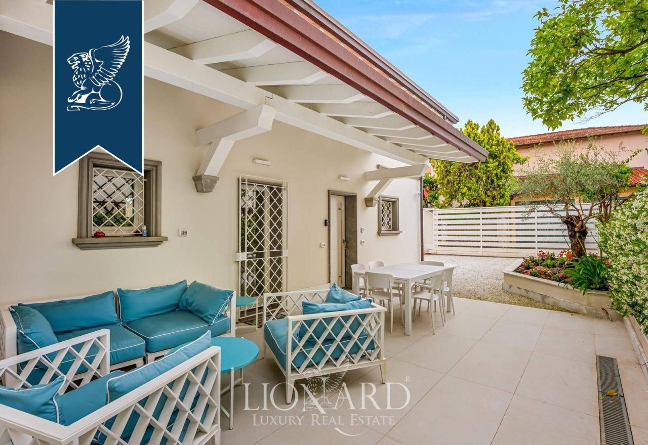 Вилла в Форте деи Марми, Италия, 130 м² - фото 2
