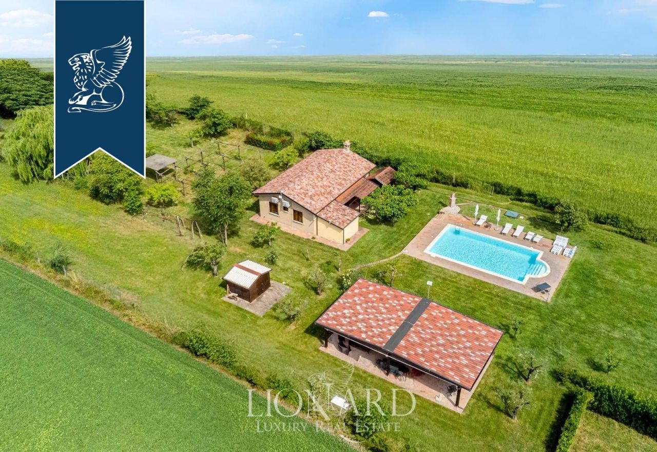 Вилла в Беневенто, Италия, 360 м² - фото 2