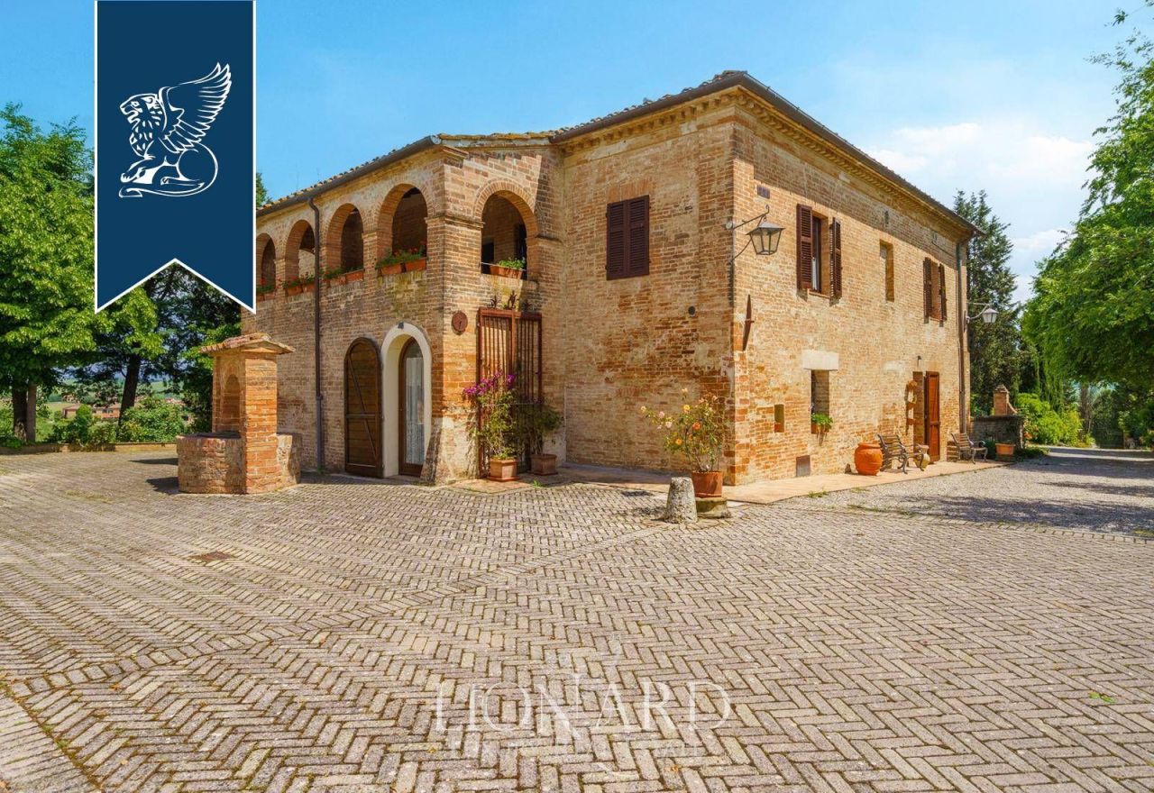 Ферма в Ашано, Италия, 1 000 м² - фото 6