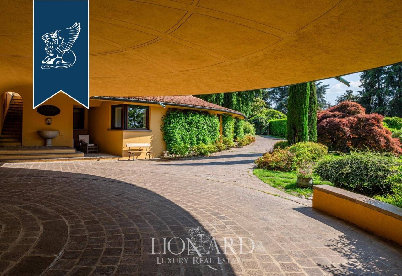 Вилла в Карате-Брианце, Италия, 800 м² - фото 10