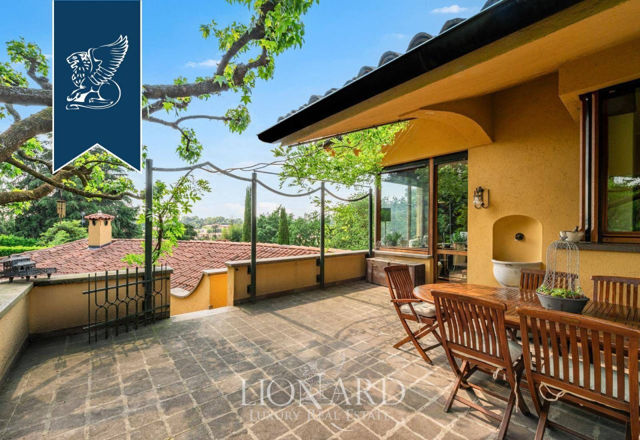 Вилла в Карате-Брианце, Италия, 800 м² - фото 11