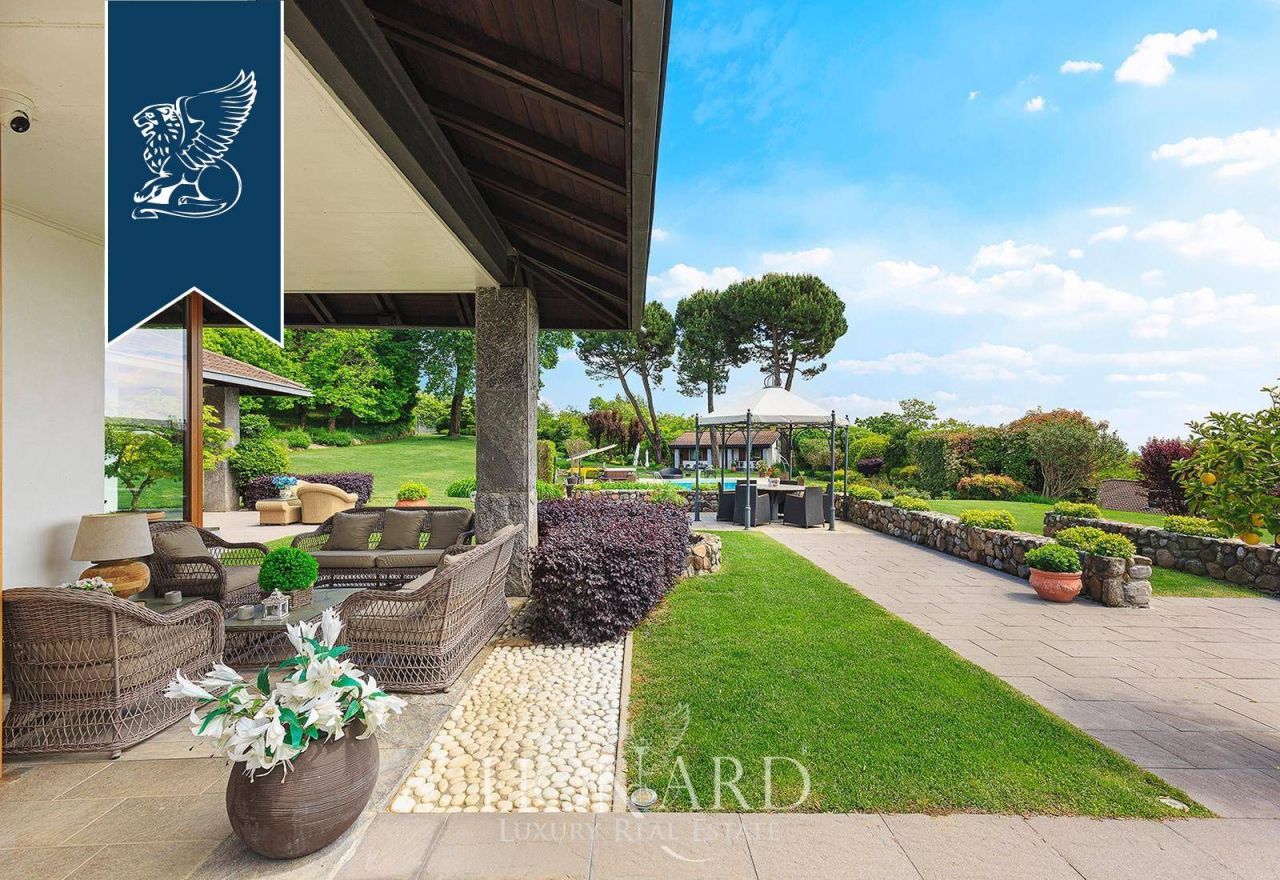 Вилла в Комо, Италия, 450 м² - фото 11