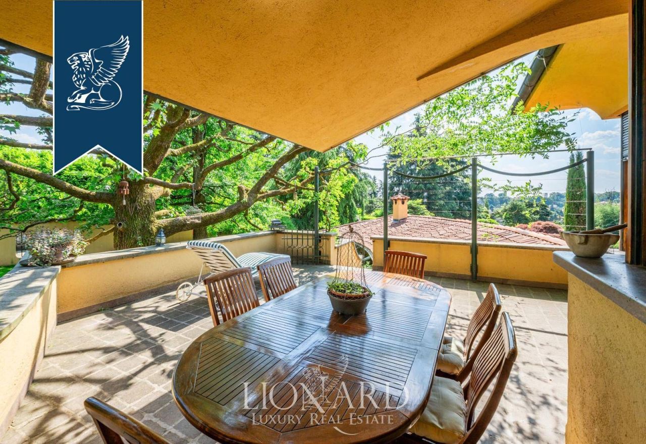 Вилла в Карате-Брианце, Италия, 800 м² - фото 12