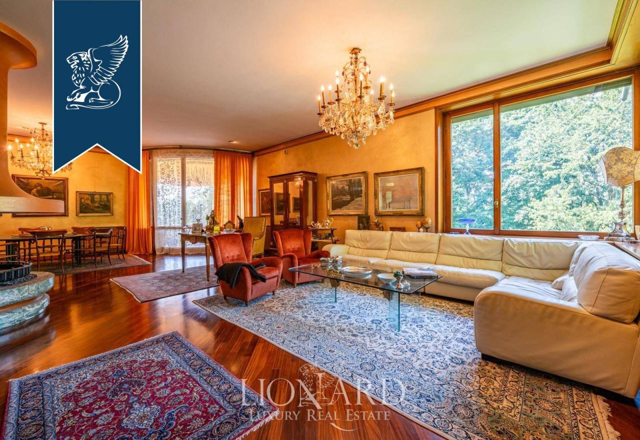 Вилла в Карате-Брианце, Италия, 800 м² - фото 13