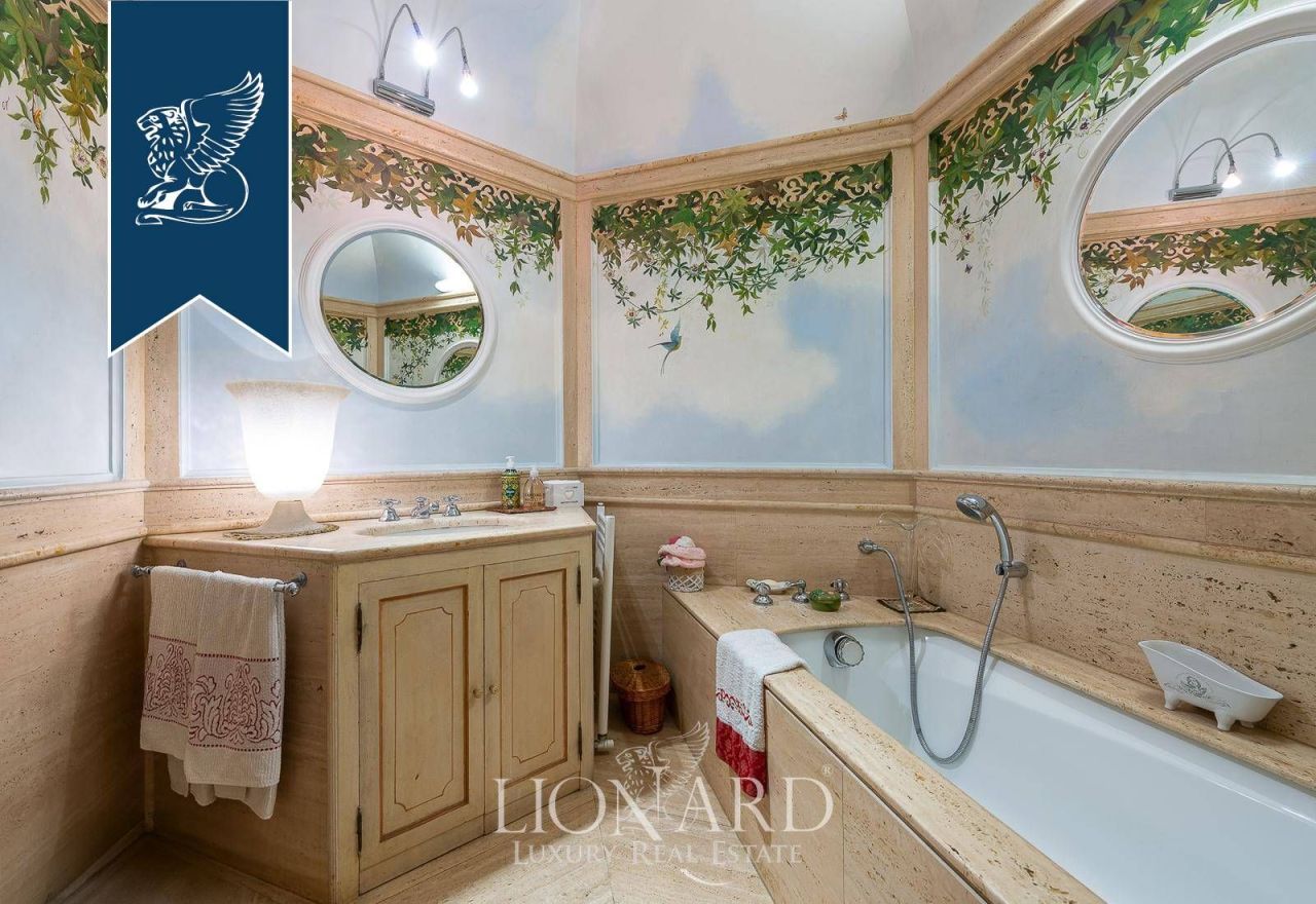 Апартаменты в Риме, Италия, 313 м² - фото 16