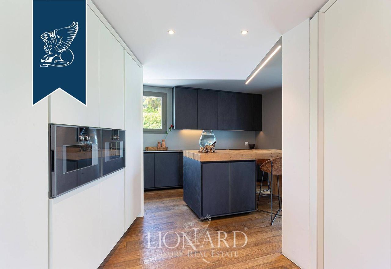 Вилла в Комо, Италия, 700 м² - фото 16