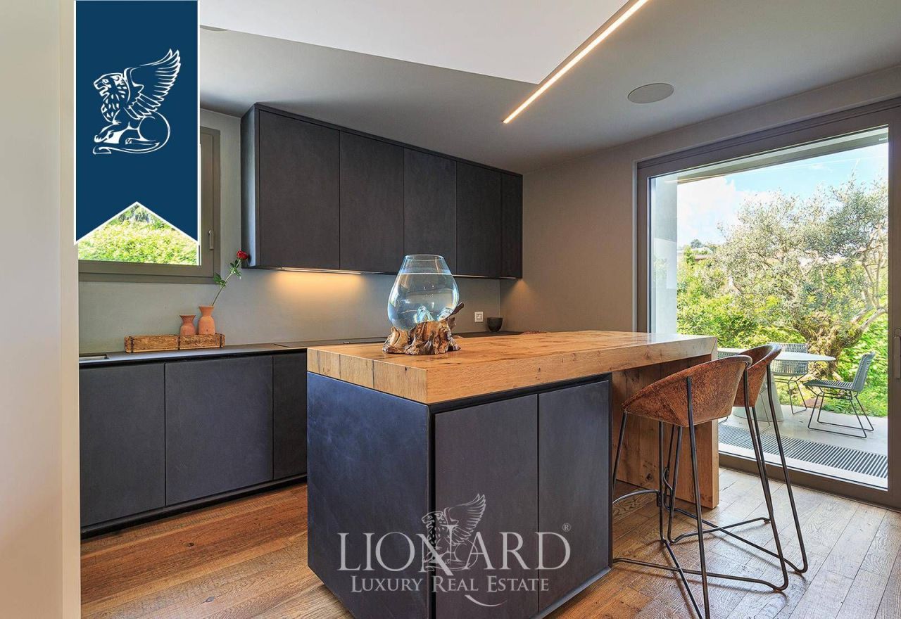 Вилла в Комо, Италия, 700 м² - фото 17