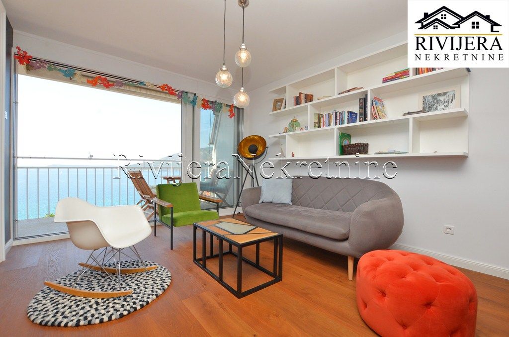Квартира в Херцег-Нови, Черногория, 84 м² - фото 1