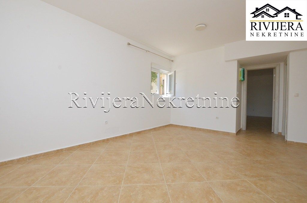 Квартира в Херцег-Нови, Черногория, 47 м² - фото 3